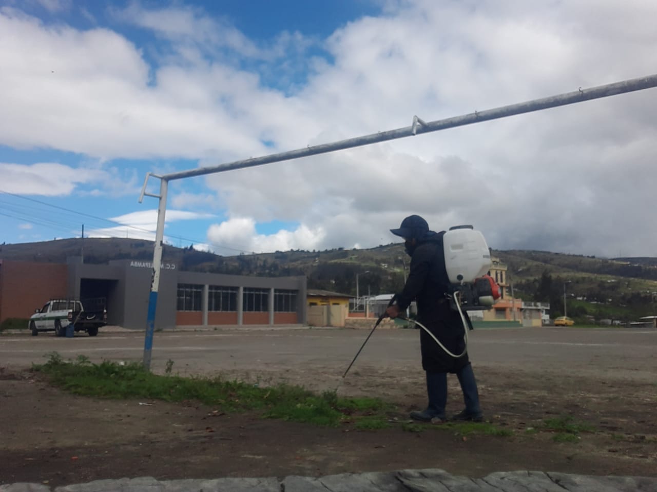 TRABAJO CONJUNTO DEL GADP PICAIHUA Y LA LIGA PARROQUIAL MEJORA LOS ESTADIOS 
